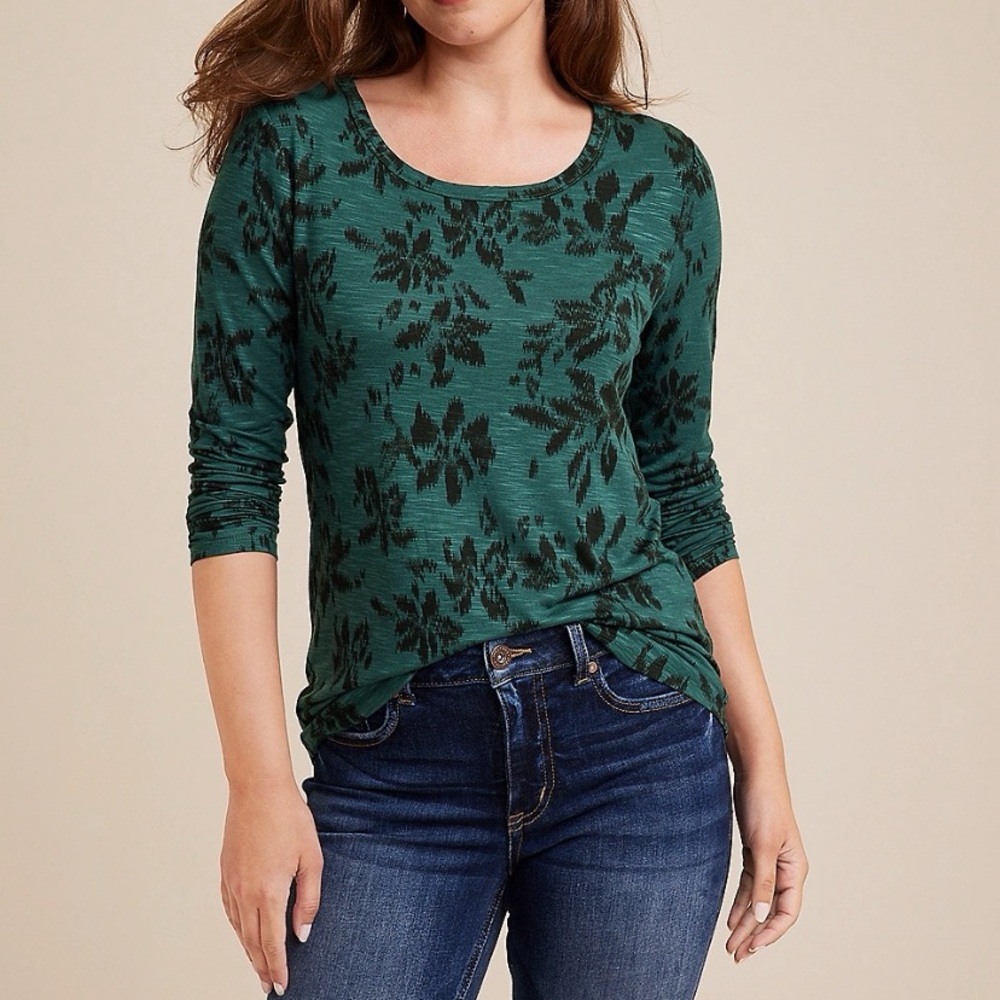 Maurices Black and Green Fitted 3/4 Sleeve Tee